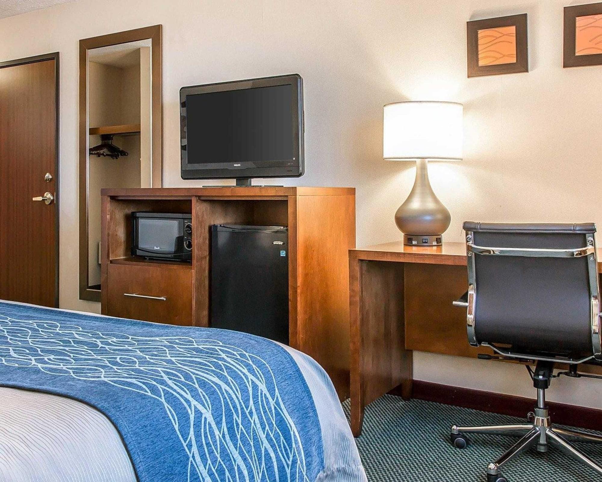 Bluffton Inn & Suites Экстерьер фото