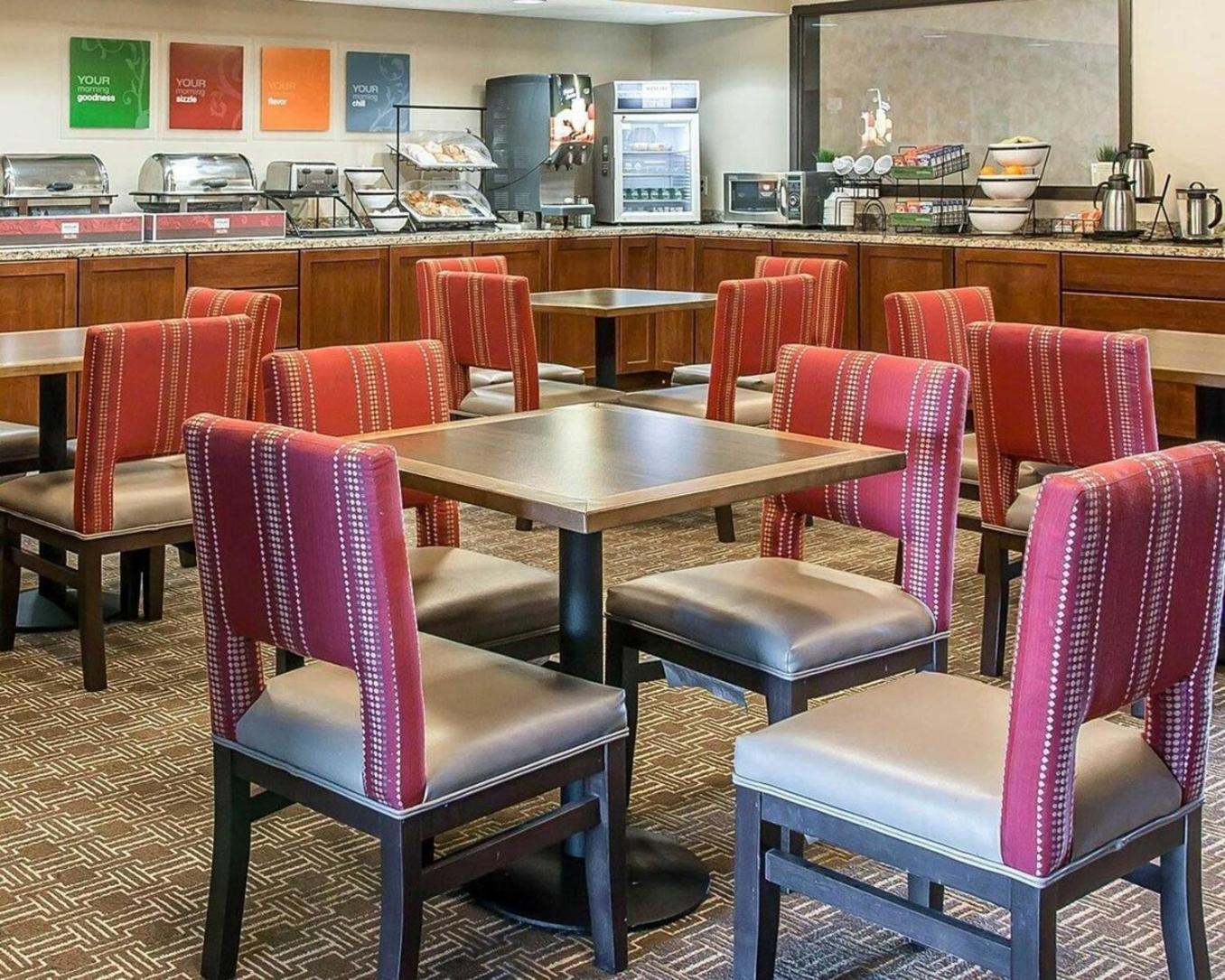 Bluffton Inn & Suites Экстерьер фото