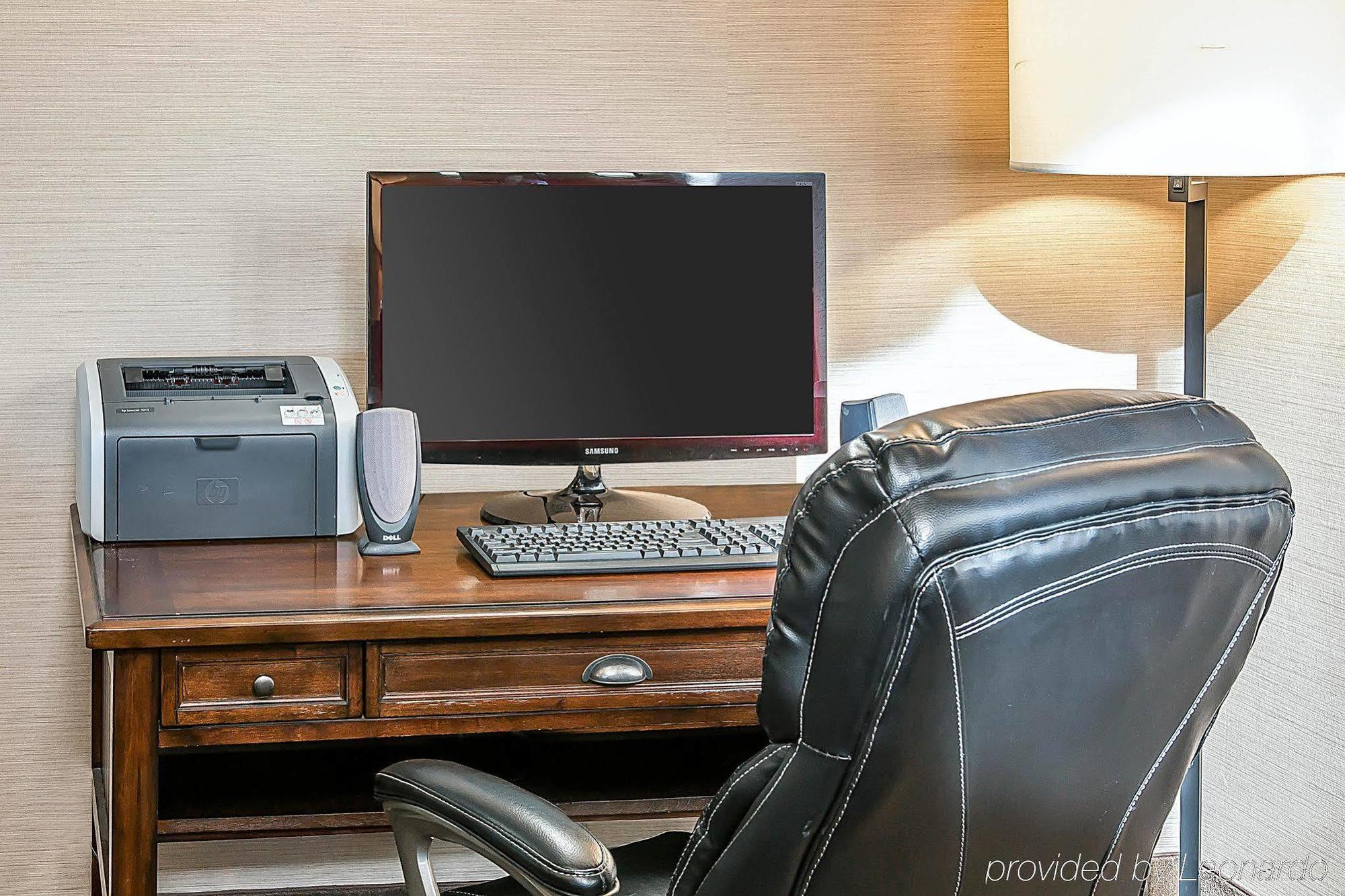 Bluffton Inn & Suites Экстерьер фото