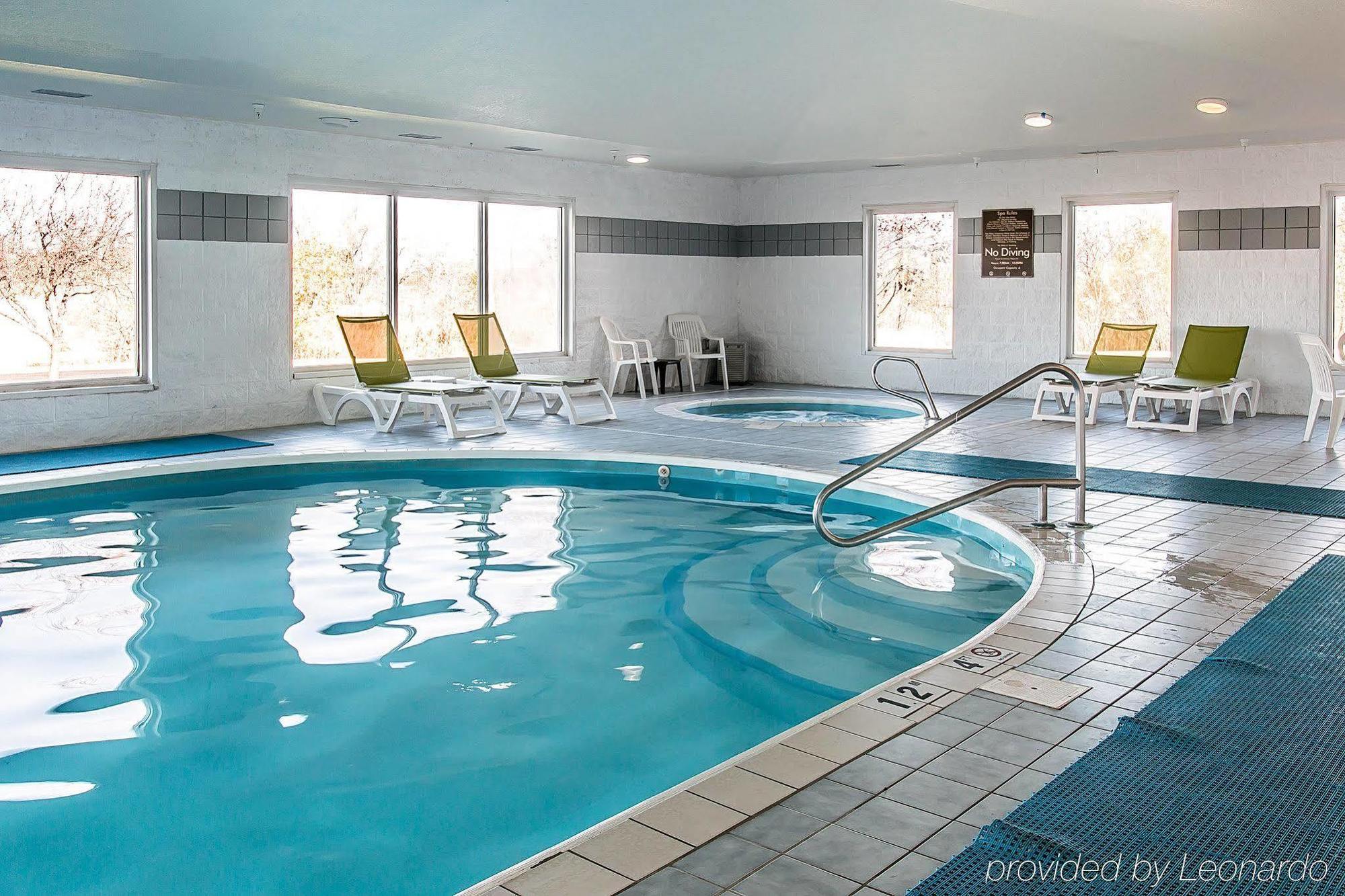 Bluffton Inn & Suites Экстерьер фото