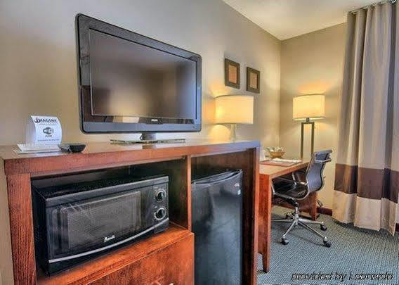 Bluffton Inn & Suites Экстерьер фото