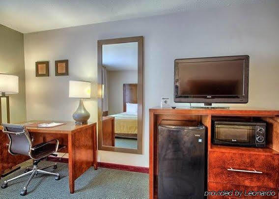Bluffton Inn & Suites Экстерьер фото