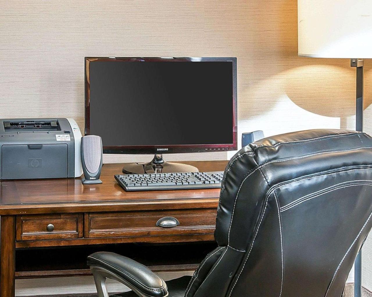 Bluffton Inn & Suites Экстерьер фото