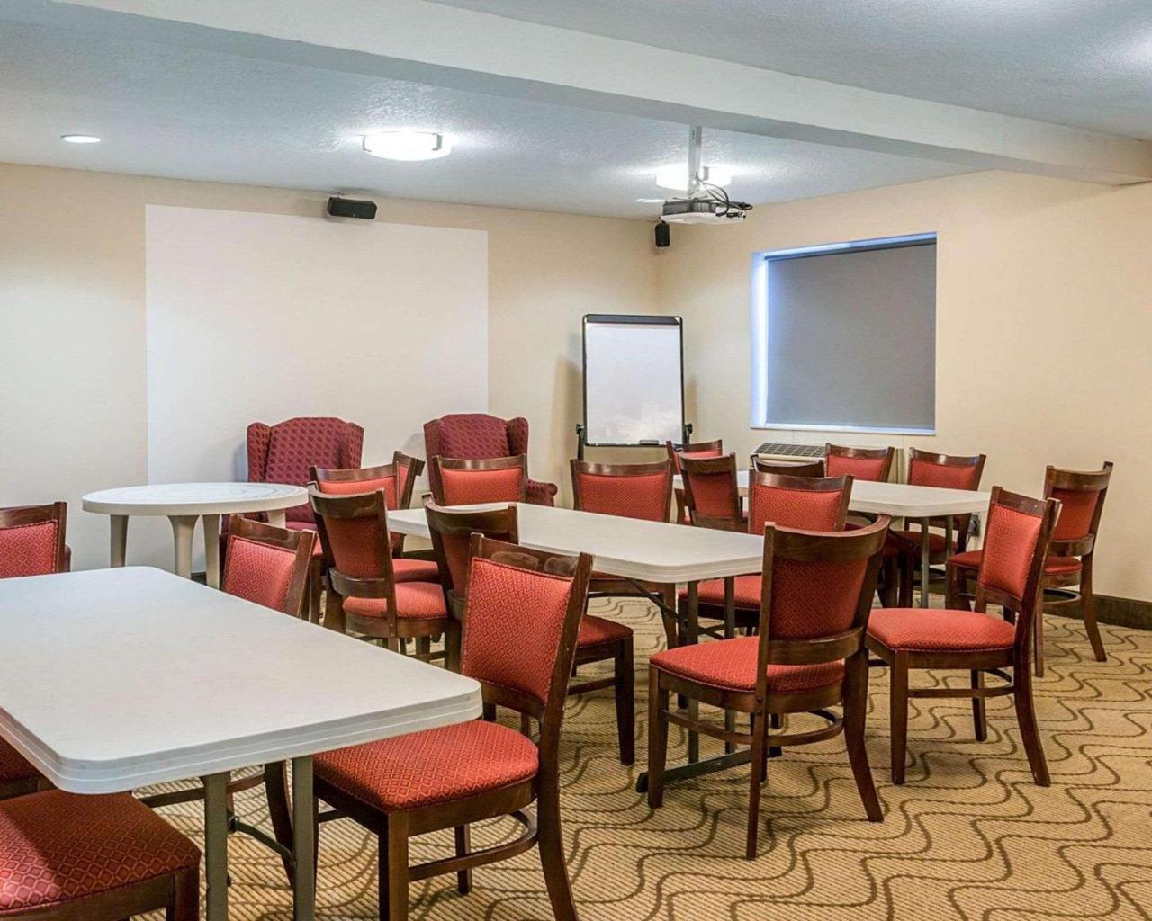 Bluffton Inn & Suites Экстерьер фото
